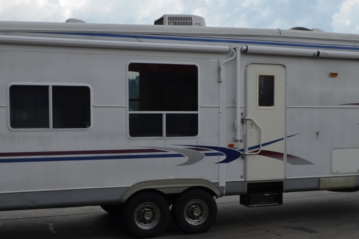 2003 Holiday Rambler 36SKT Rear Living, 3