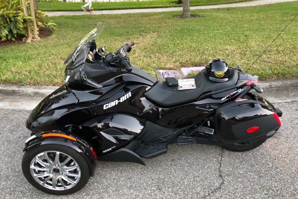 2013 Can-Am ST LIMITED, 0