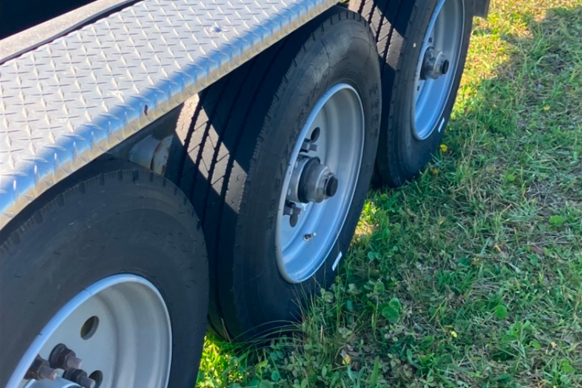 2021 Magic Tilt Trailer, 7