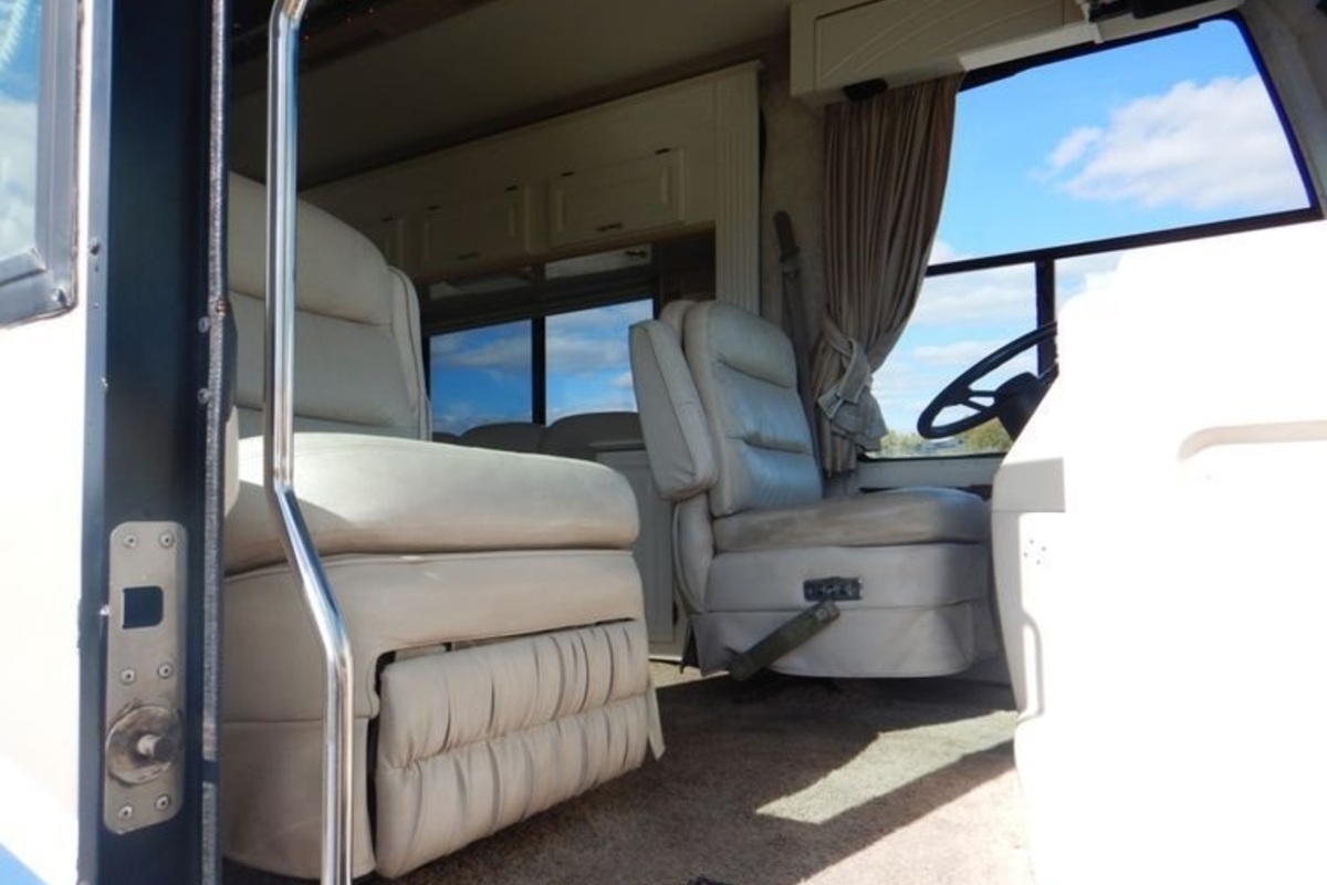 2000 Gulf Stream Spartan Tour Master, 2