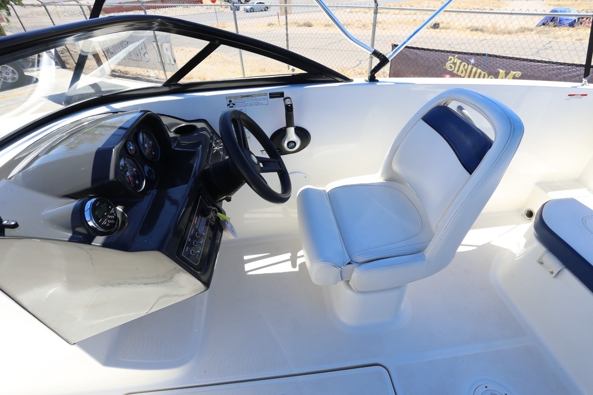 2016 Bayliner VR5, 15