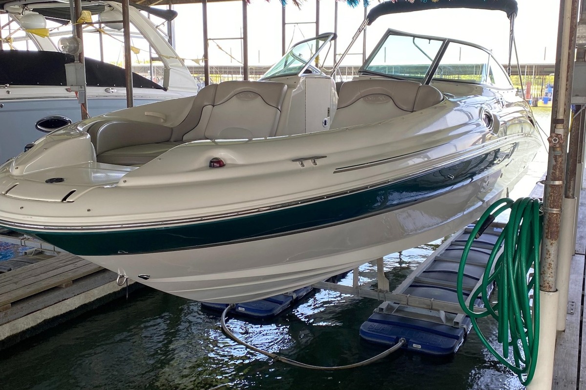 2004 Sea Ray 270 Sundeck, 2