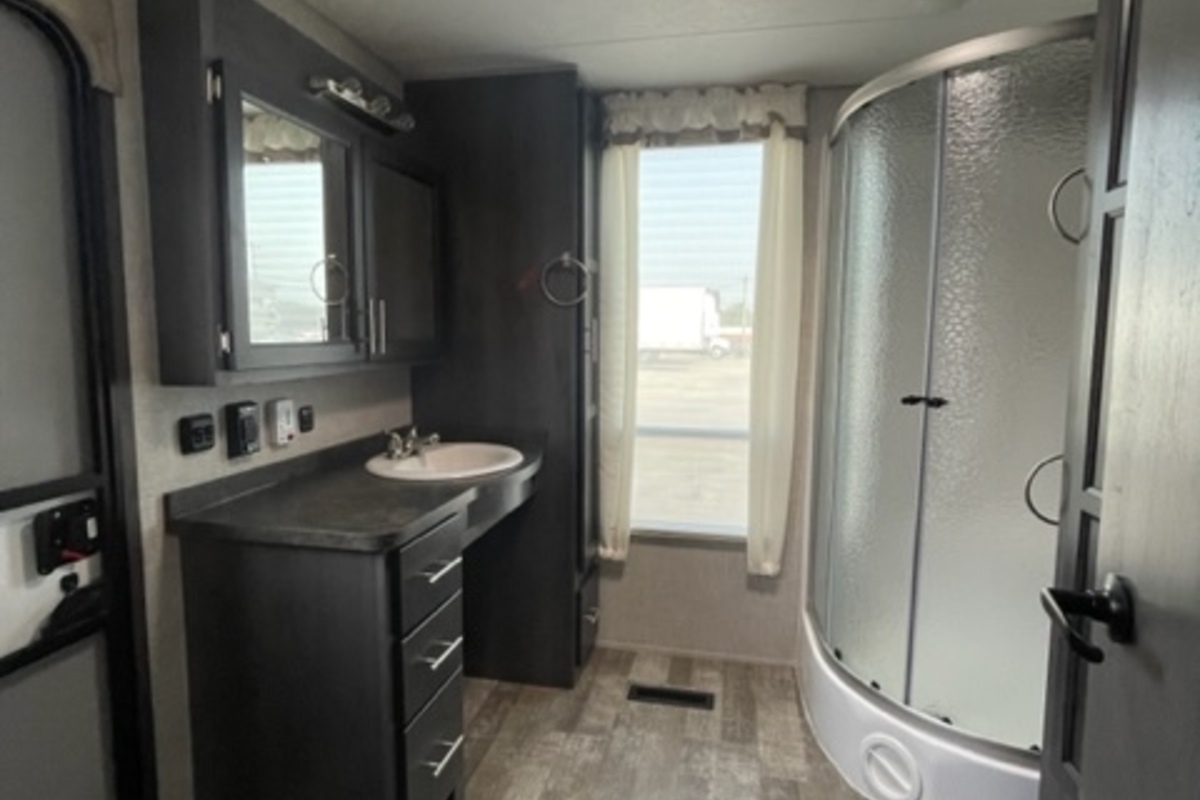 2024 HL ENTERPRISE HYLINE 28FB GREY, 3