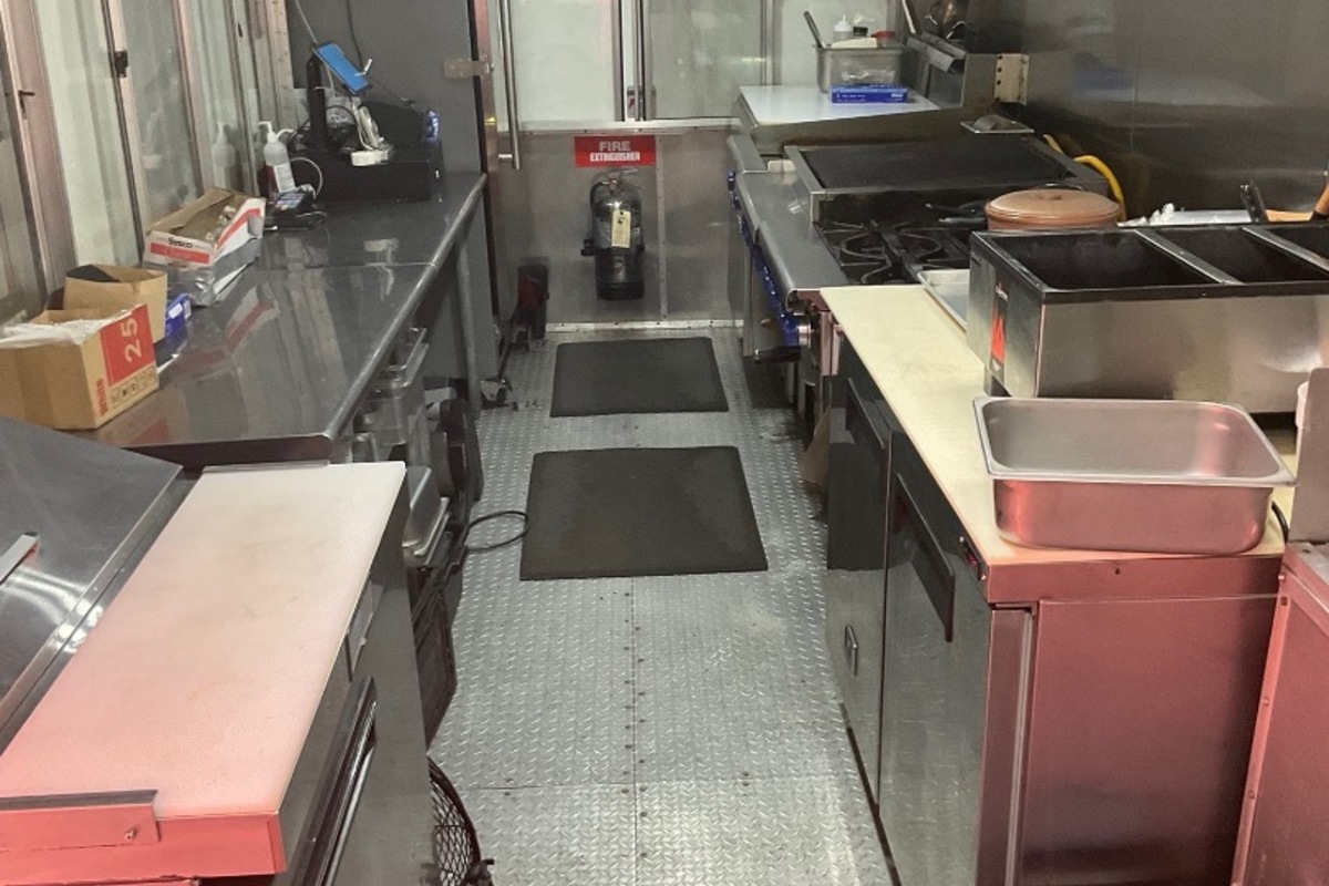 1993 Winnebago Commercial Kitchen WCX27RQ, 10