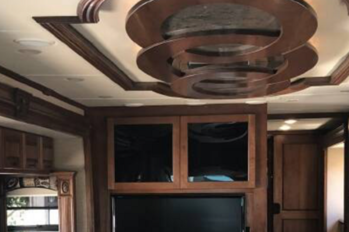 2009 Monaco Dynasty Regal IV, 2