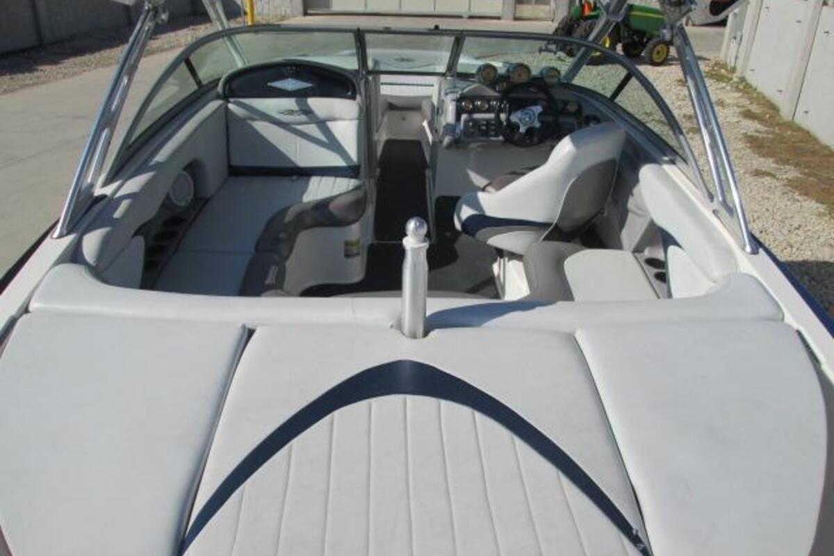 2004 MasterCraft Xstar, 3