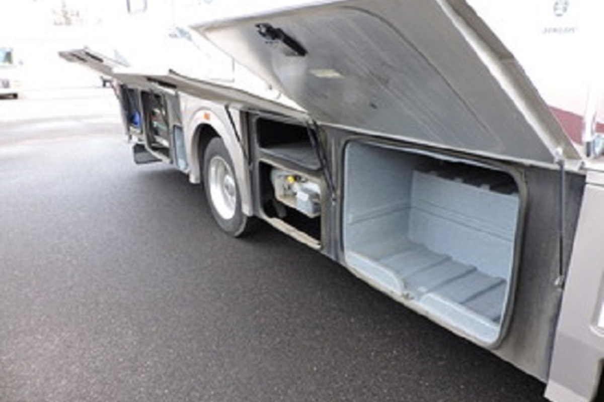 2006 Coachmen Epic 3480 DS, 11