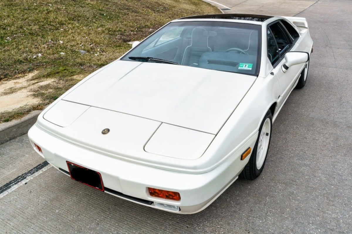 1988 Lotus Esprit Limited Edition, 2