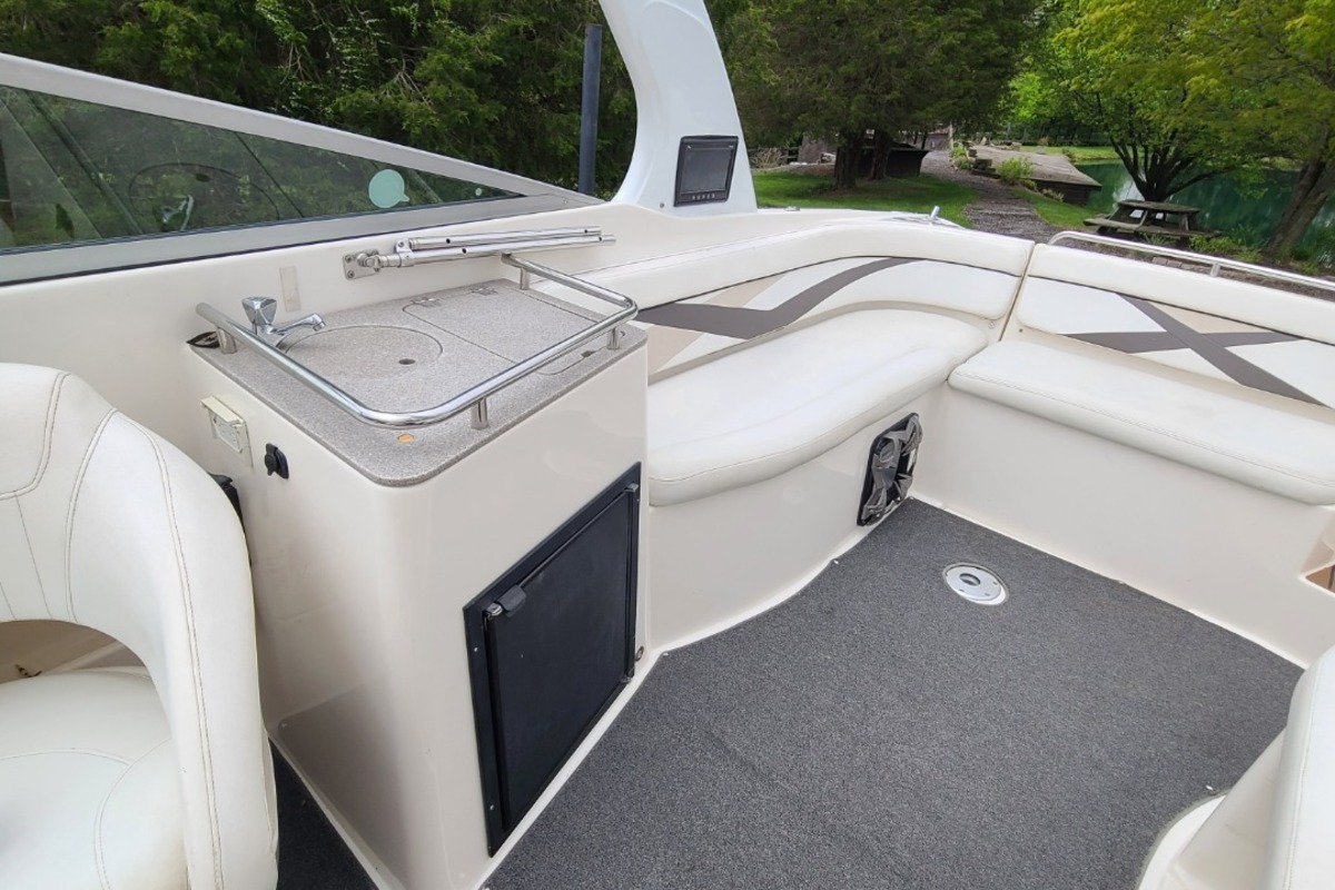 2006 Rinker 282 Captiva Bowrider, 5
