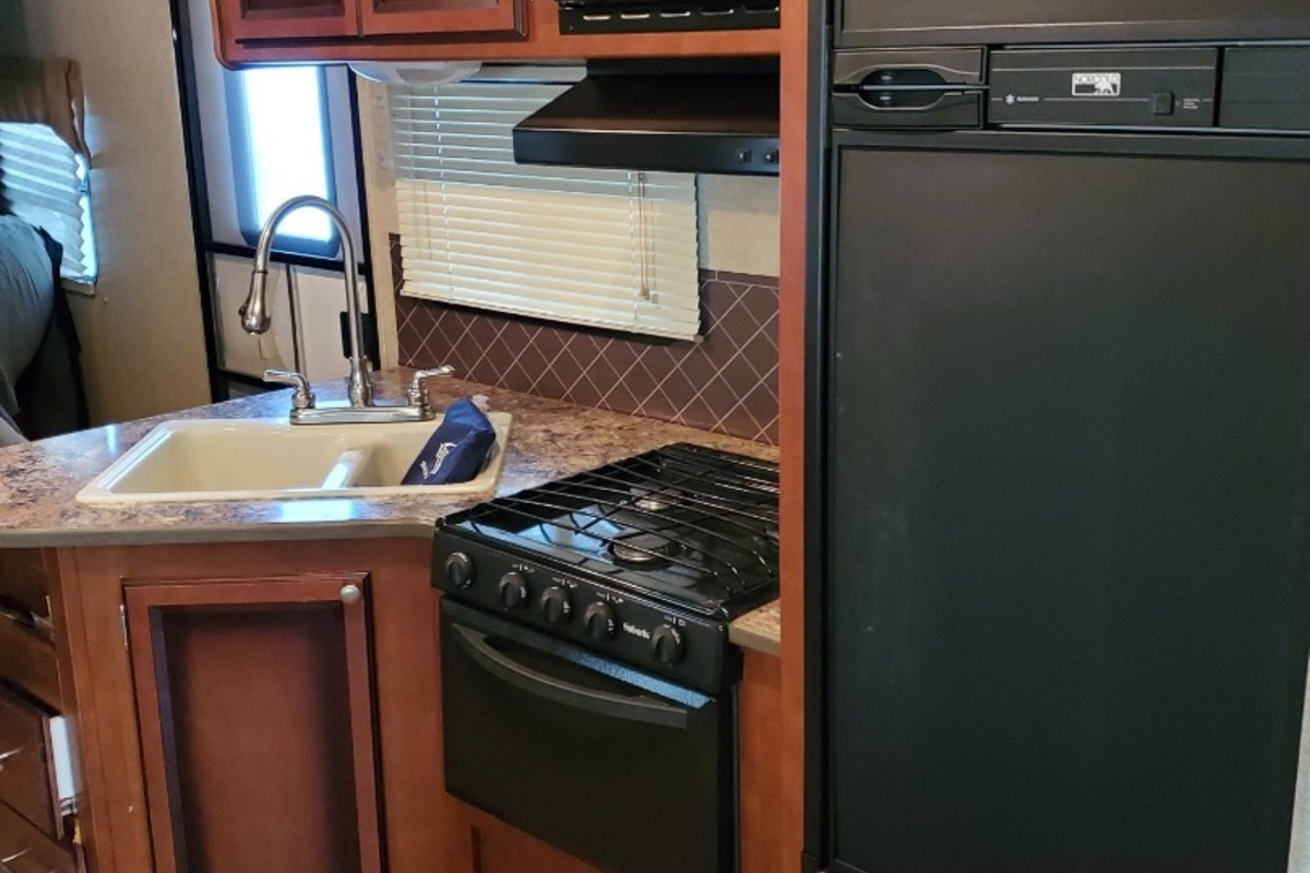 2014 Heartland Wilderness 3150 DS, 11