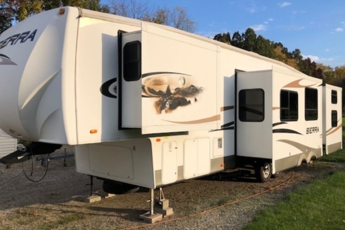 2010 Forest River Sierra 355QBQ, 0