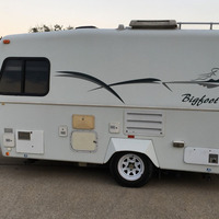 2001 Bigfoot 15B17CB, 2