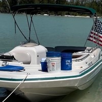 1998 Hurricane Fun Deck 232, 3