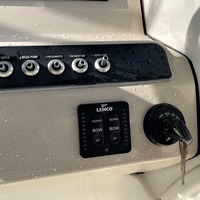 2016 Boston Whaler 230 Vantage, 17
