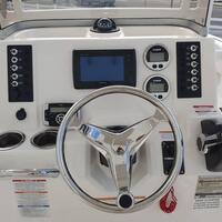 2017 Robalo R222 Center Console, 2