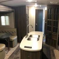 2017 Keystone Premier 30RIPR, 4