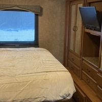 2014 Thor Motor Coach Chateau Series 33SW Scarlet HD-Max exterior with premium durable Gel-Coat, 8