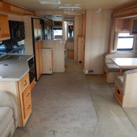 2005 Fleetwood Discovery RV, 4