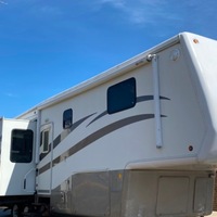 2005 Double Tree Mobile Suites Gold, 1