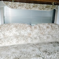 2005 Winnebago Minnie Winnie WF430V, 0