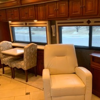 2013 Winnebago Tour 42GD, 13
