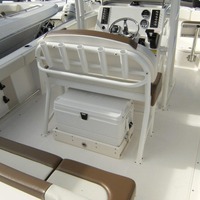 2017 Robalo R222 Center Console, 3