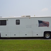 1996 Foretravel U320, 1