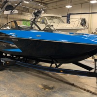 2014 Malibu Wakesetter 22 MXZ, 1