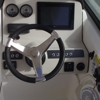 2017 Boston Whaler 230 Vantage, 3
