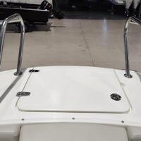 2017 Boston Whaler 230 Vantage, 12
