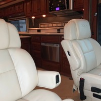 2013 Winnebago Tour 42GD, 19