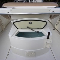 2011 Boston Whaler 220 Outrage, 10