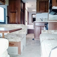 2005 Winnebago Minnie Winnie WF430V, 4