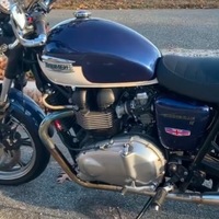 2010 Triumph Bonnevile SE, 8