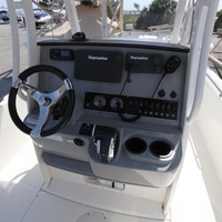 2015 Boston Whaler 240 Dauntless, 38