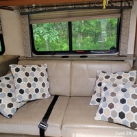 2017 Fleetwood Jamboree 31U, 16