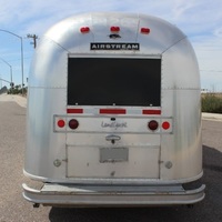1968 Airstream Safari Land Yacht, 2