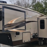 2014 Shasta Phoenix 30RE, 2