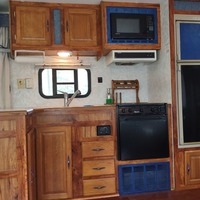 2000 Forest River Sandpiper INCLUDES 24’x40’ STEEL POLE BARN ROOF, 5