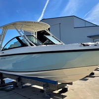 2016 Boston Whaler 230 Vantage, 1