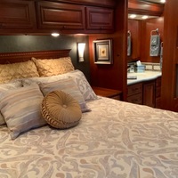 2013 Winnebago Tour 42GD, 12