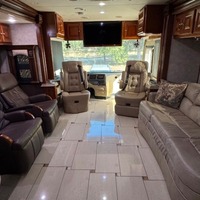 2011 Tiffin Zephyr 45QBZ, 19