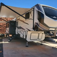 2021 Keystone Montana High Country 335BH 2 Bathrooms 2 A/C's Auto Level, 3