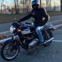 2010 Triumph Bonnevile SE, 10