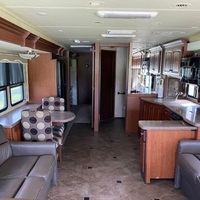 2009 Freightliner XC-R Mandalay RV, 3