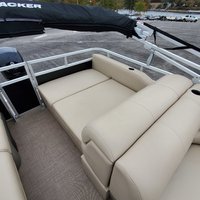 2020 Sun Tracker 22' Party Barge DLX RF, 10