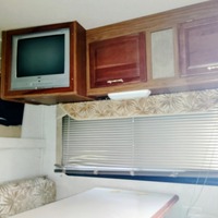 2005 Winnebago Minnie Winnie WF430V, 3