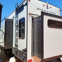 2021 Keystone Montana High Country 335BH 2 Bathrooms 2 A/C's Auto Level, 23
