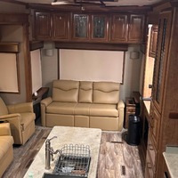 2018 DRV Mobile Suites 36rssb3, 17