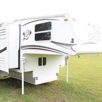 2013 ARTIC FOX 811, 1